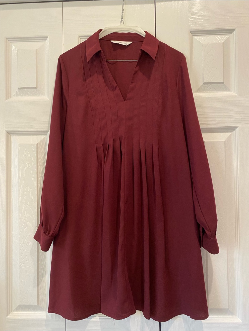 Nine West Pintuck Mini Dress. Size small. Burgundy/wine color.